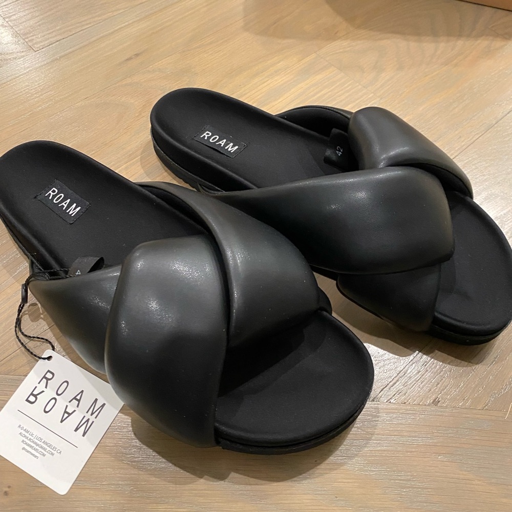 Roam sandals 12